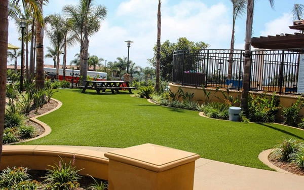 3 Ways Artificial Grass Is Good For Your Business