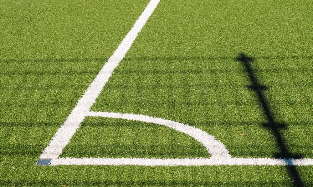 What are the advantages of football artificial grass?