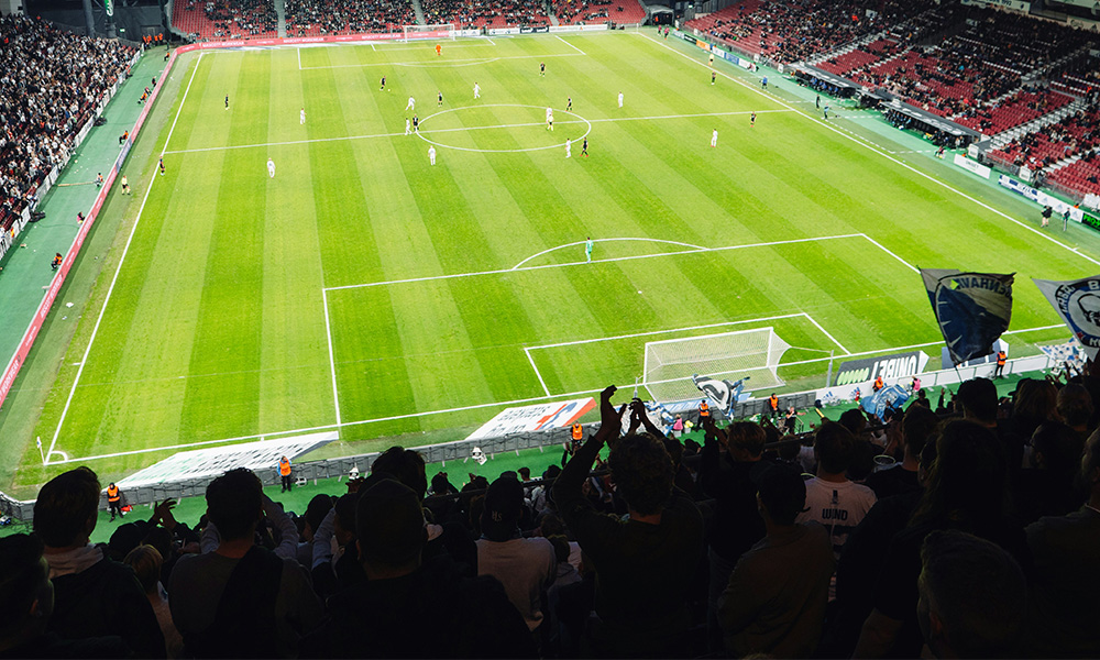 What are the advantages of football artificial grass?