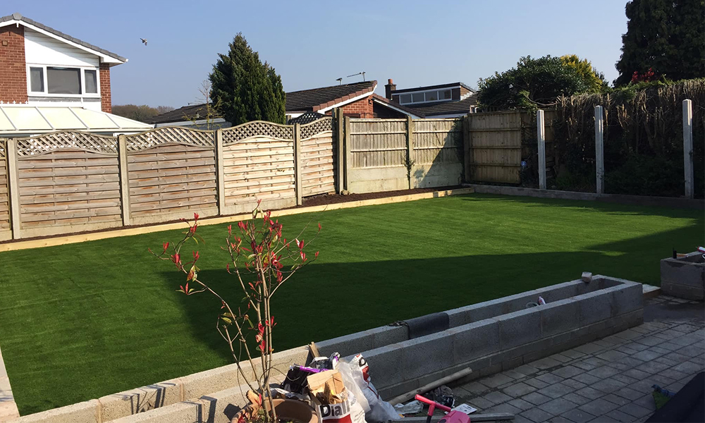 How to prepare your yard for laying landscape turf?