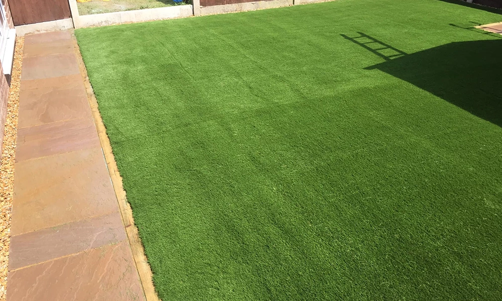 How can you tell if artificial grass is good quality?