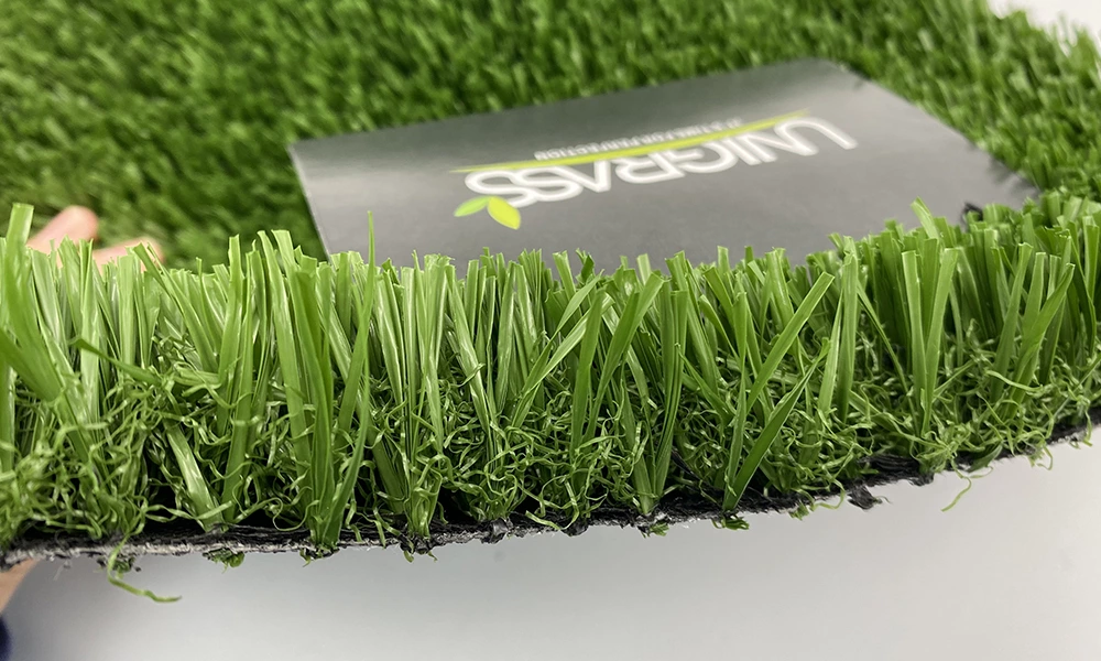 What thickness of artificial grass is best?