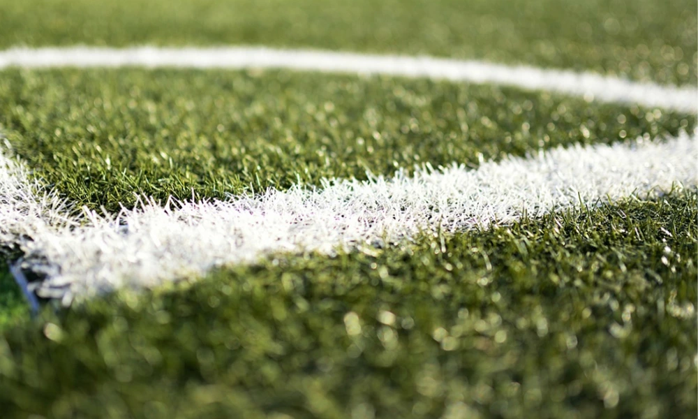 How to deal with bulges and wrinkles in football fields?