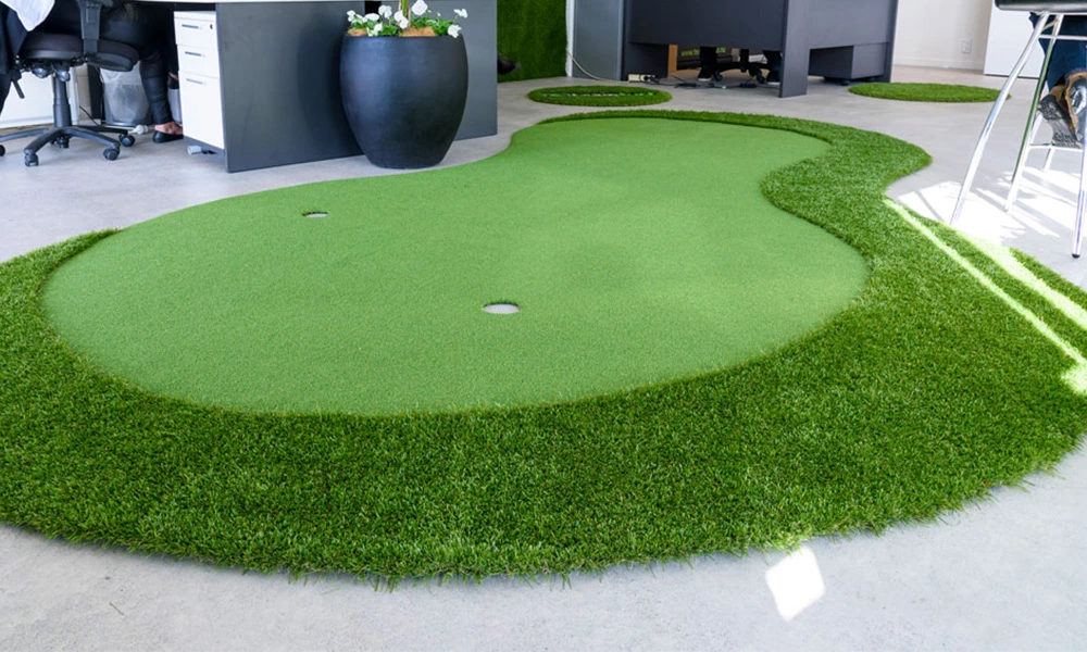 What scenarios can indoor artificial grass be used for?