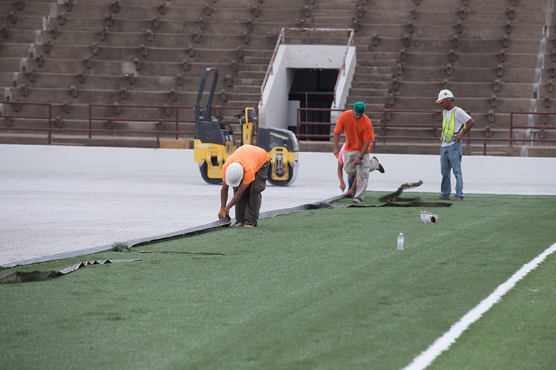 Artificial Turf Unrolling and Trimming